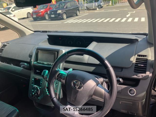 Toyota VOXY 2012-06 8813264-4
