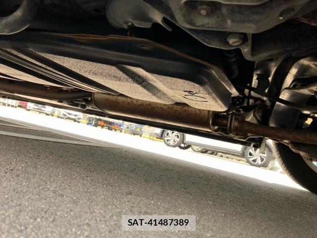 Toyota VOXY 2014-04 8813304-11