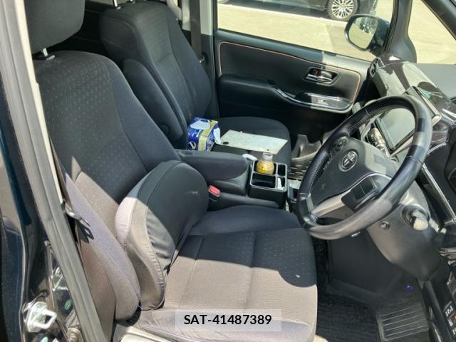 Toyota VOXY 2014-04 8813304-14