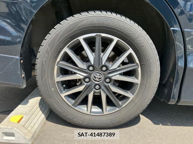 Toyota VOXY 2014-04 8813304-4