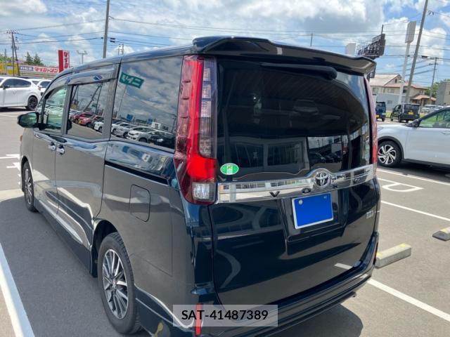 Toyota VOXY 2014-04 8813304-9
