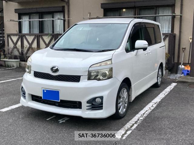 Toyota VOXY 2010-10 8813323-1