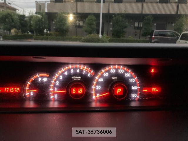 Toyota VOXY 2010-10 8813323-16