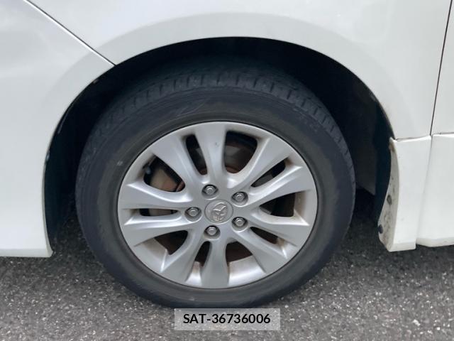 Toyota VOXY 2010-10 8813323-3