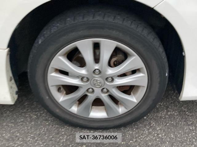 Toyota VOXY 2010-10 8813323-5