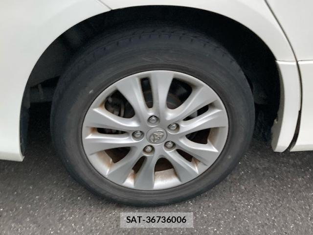Toyota VOXY 2010-10 8813323-6