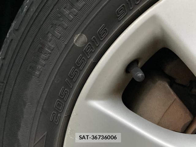 Toyota VOXY 2010-10 8813323-7