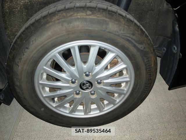Toyota VOXY 2015-06 8813339-12