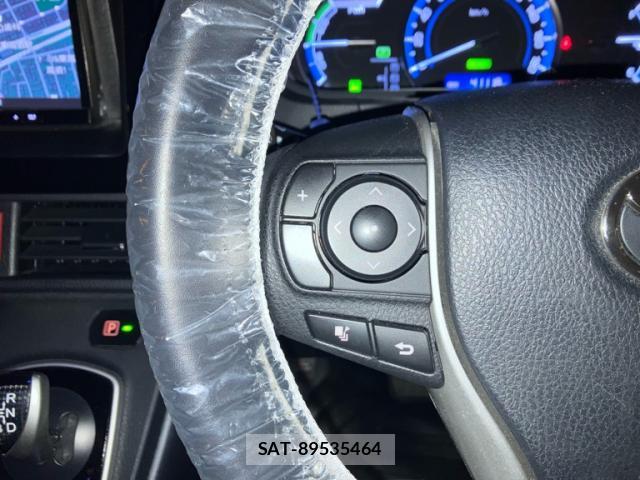 Toyota VOXY 2015-06 8813339-17