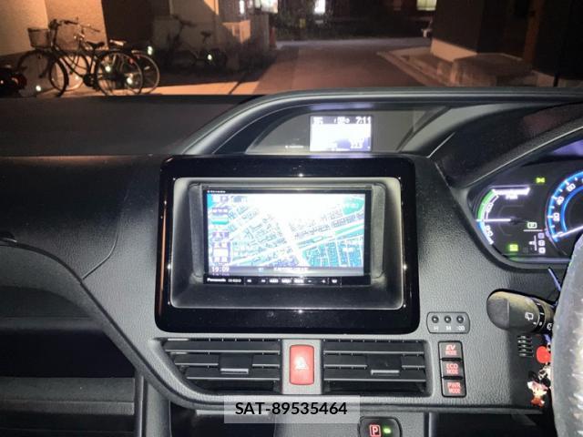 Toyota VOXY 2015-06 8813339-19