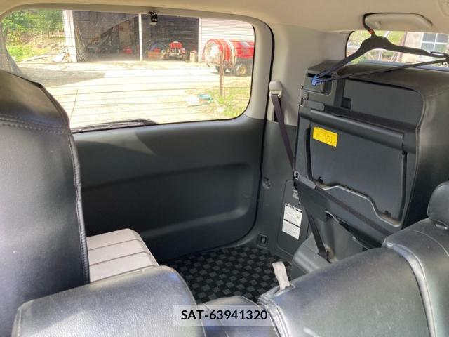 Toyota VOXY 2010-04 8813362-16