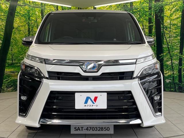 Toyota VOXY 2020-06 8813421-14