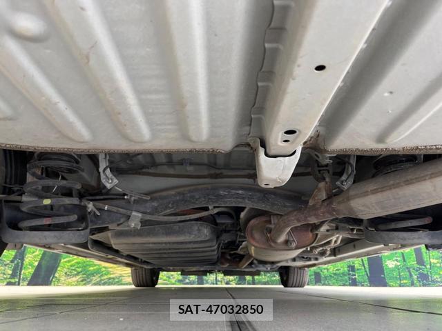 Toyota VOXY 2020-06 8813421-18