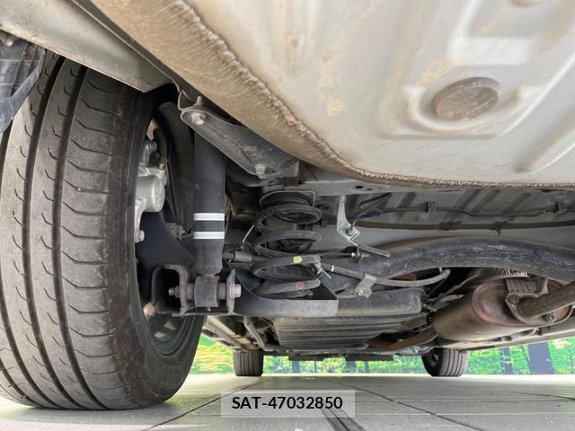 Toyota VOXY 2020-06 8813421-19