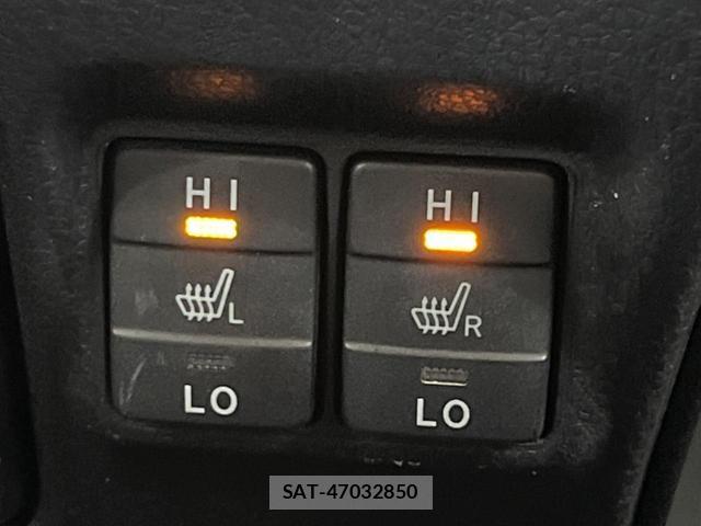 Toyota VOXY 2020-06 8813421-6