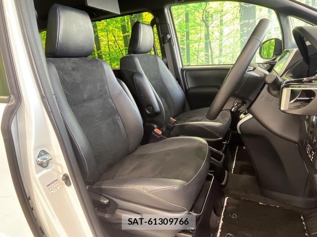 Toyota VOXY 2020-11 8813422-7