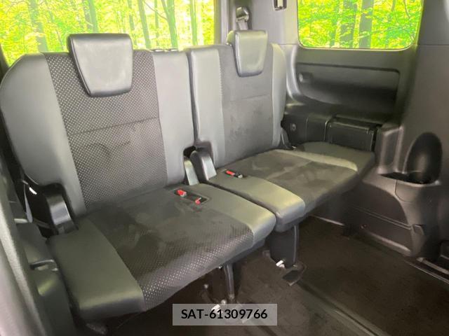 Toyota VOXY 2020-11 8813422-9
