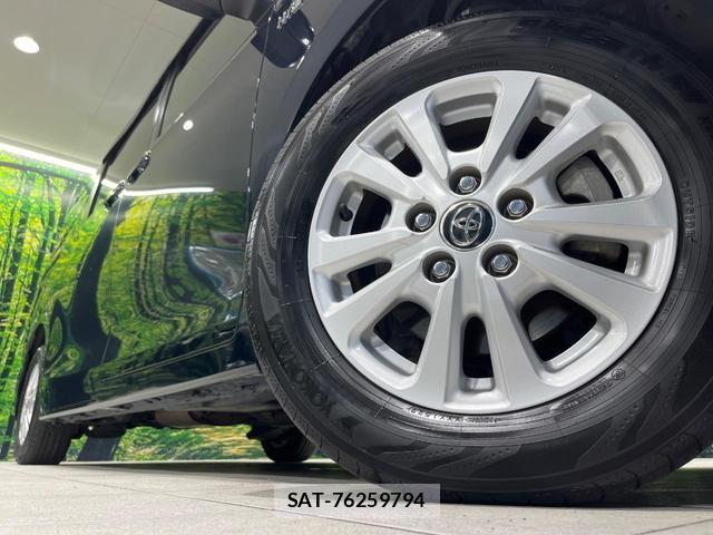 Toyota VOXY 2017-11 8813425-13