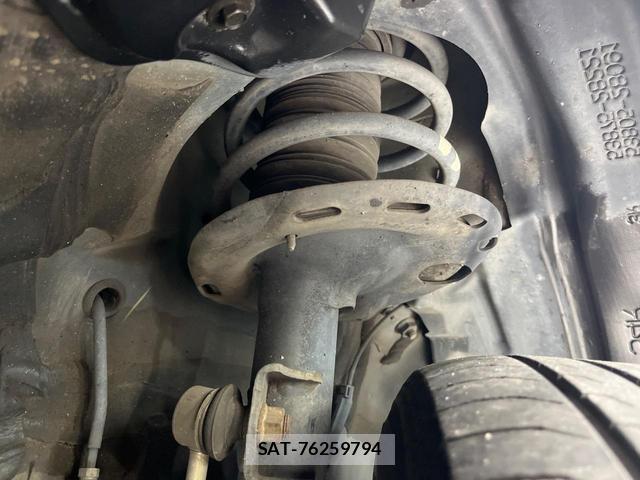 Toyota VOXY 2017-11 8813425-19