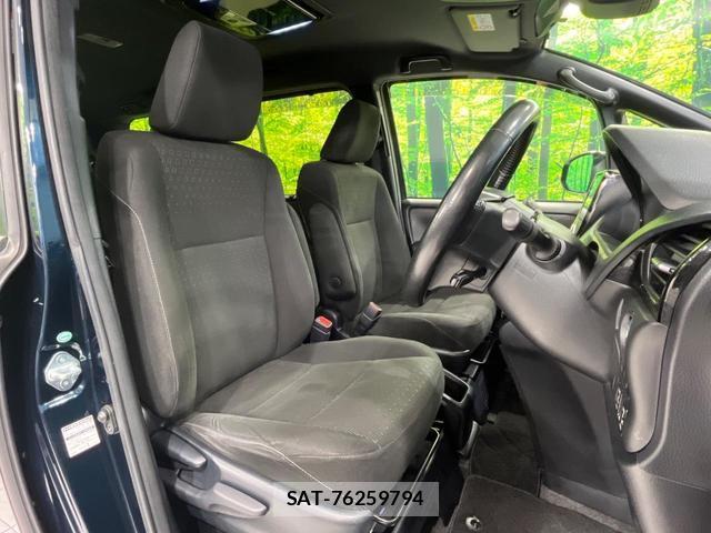 Toyota VOXY 2017-11 8813425-7