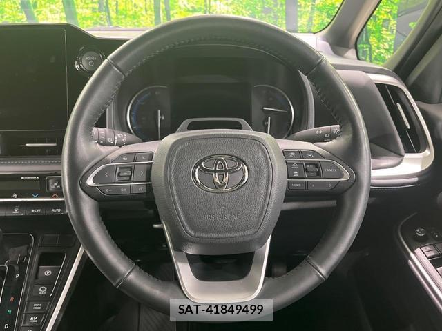 Toyota VOXY 2024-11 8813439-11