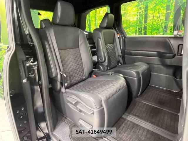Toyota VOXY 2024-11 8813439-8