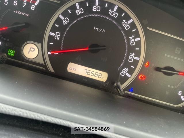Toyota VOXY 2017-02 8813500-0