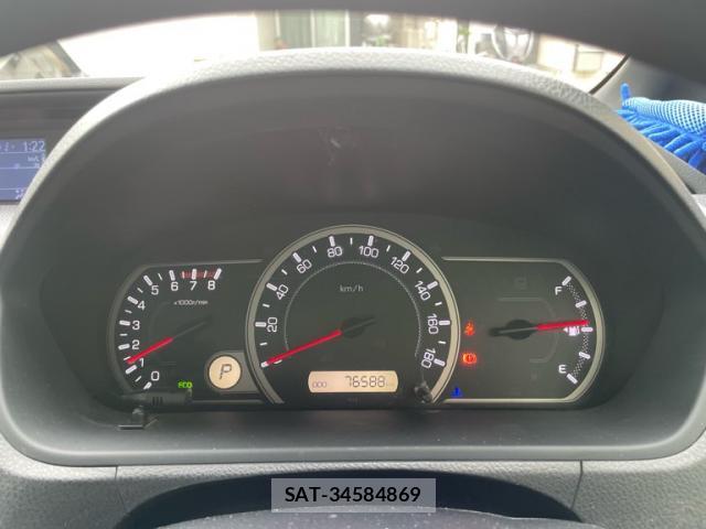 Toyota VOXY 2017-02 8813500-11
