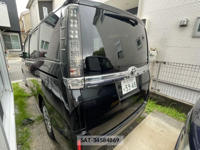 Toyota VOXY 2017-02 8813500-12