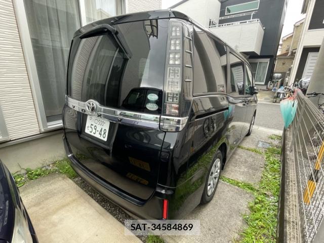 Toyota VOXY 2017-02 8813500-13