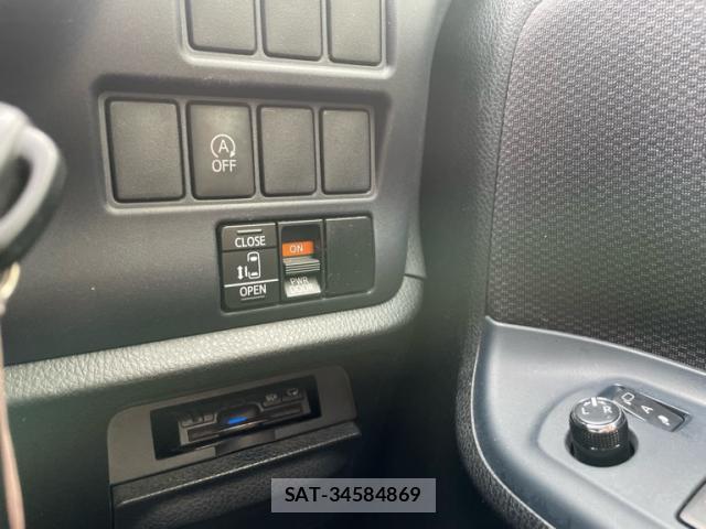 Toyota VOXY 2017-02 8813500-14