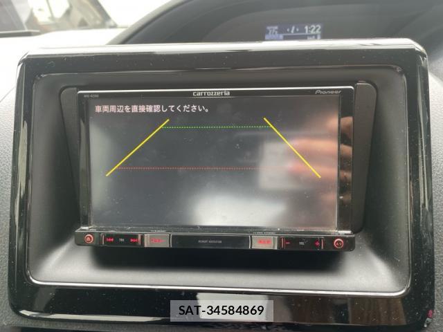 Toyota VOXY 2017-02 8813500-17