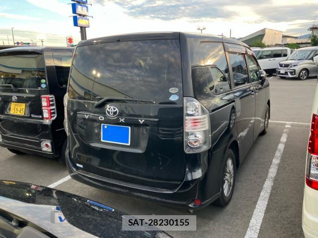 Toyota VOXY 2009-10 8813532-1