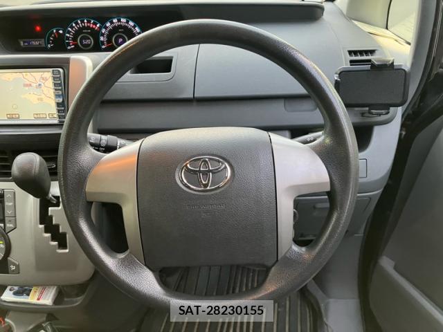 Toyota VOXY 2009-10 8813532-14