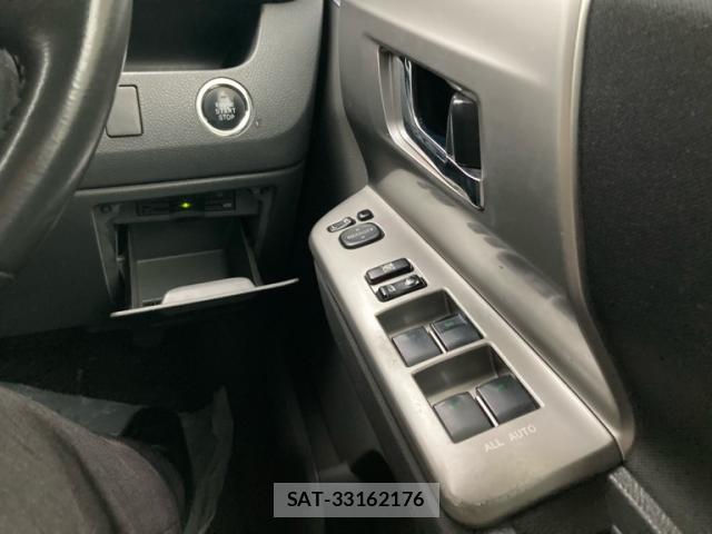Toyota VOXY 2009-09 8813534-11