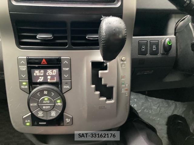 Toyota VOXY 2009-09 8813534-14