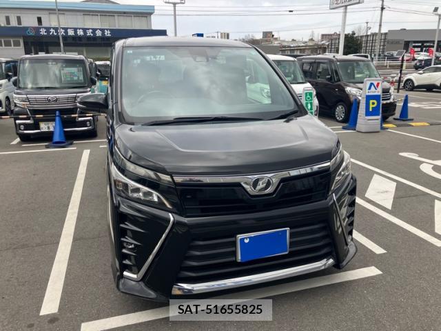 Toyota VOXY 2017-07 8813548-0