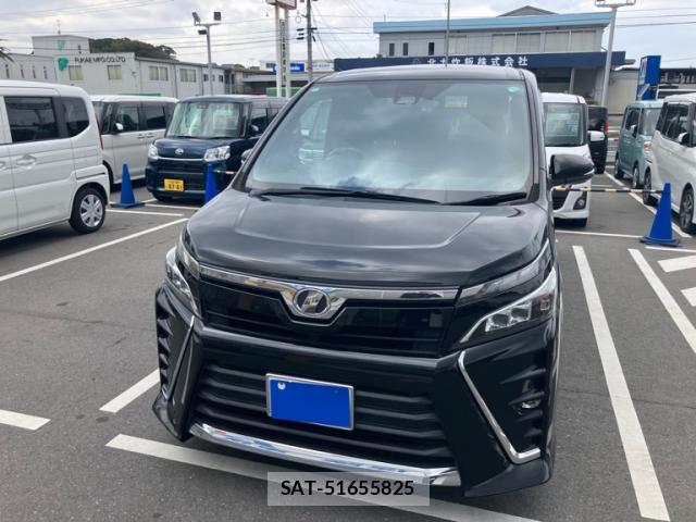 Toyota VOXY 2017-07 8813548-1