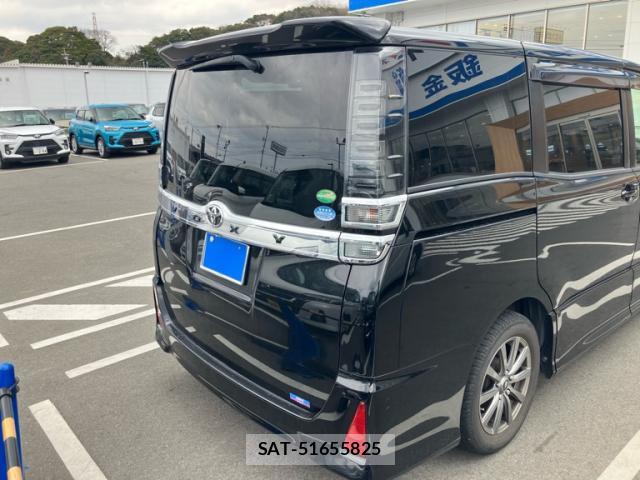 Toyota VOXY 2017-07 8813548-13