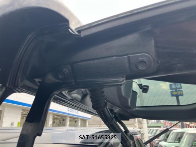Toyota VOXY 2017-07 8813548-19