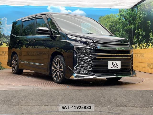 Toyota VOXY 2022-11 8813702-16