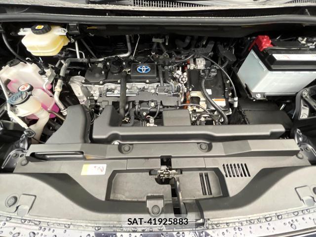 Toyota VOXY 2022-11 8813702-18