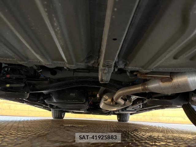 Toyota VOXY 2022-11 8813702-19
