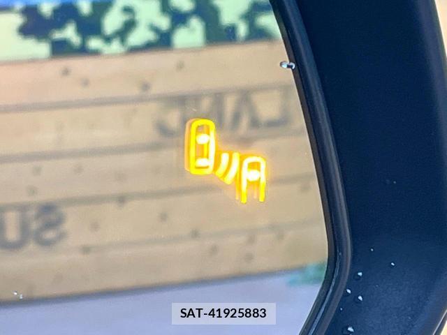 Toyota VOXY 2022-11 8813702-5