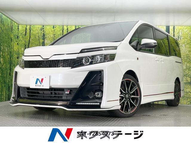 Toyota VOXY 2017-12 8814004-0