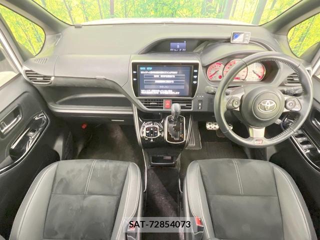 Toyota VOXY 2017-12 8814004-1