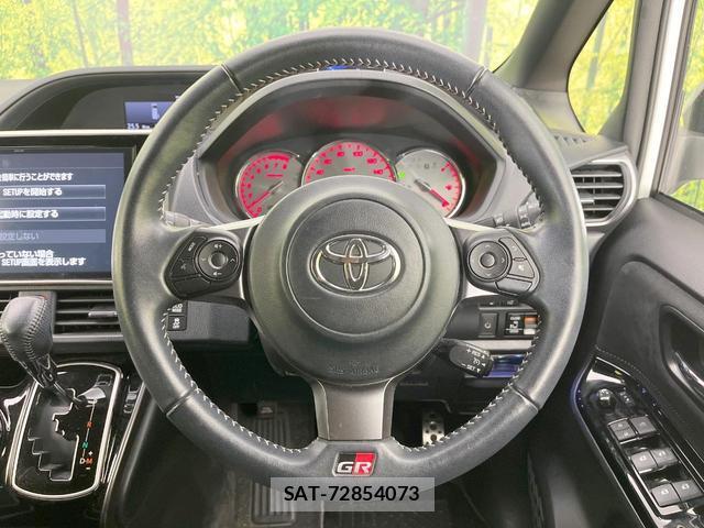 Toyota VOXY 2017-12 8814004-11