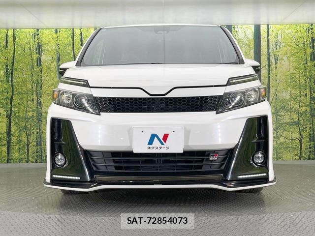 Toyota VOXY 2017-12 8814004-14