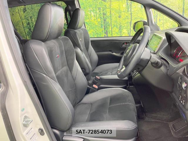 Toyota VOXY 2017-12 8814004-7