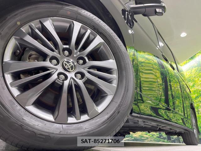 Toyota VOXY 2024-08 8814015-13